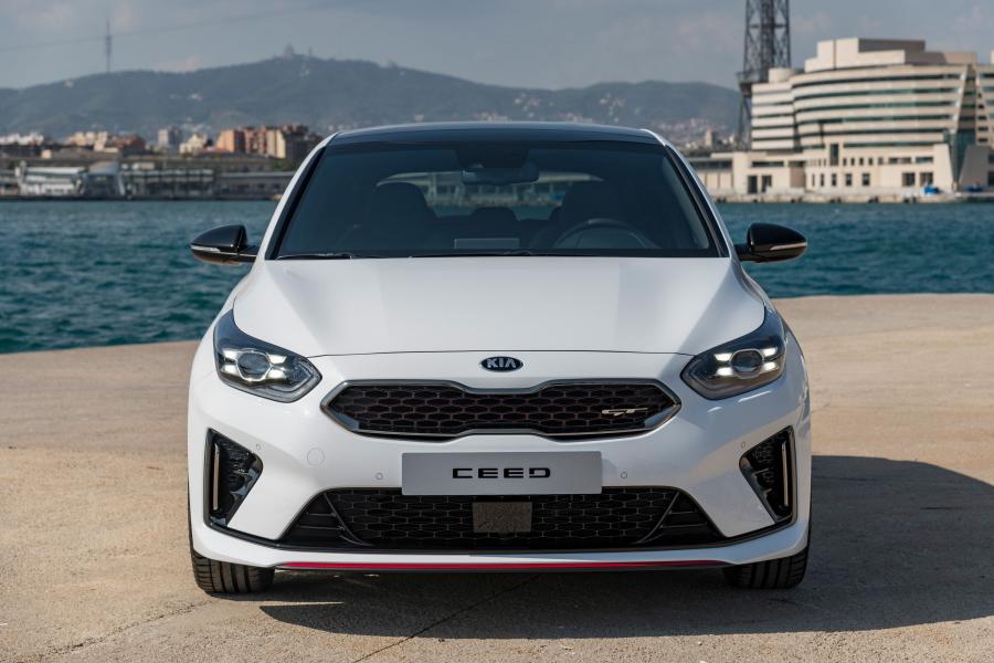  Kia Ceed GT 2018 года  (WW) (фото 3 из 51)